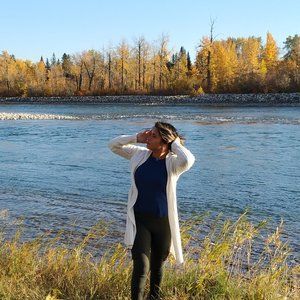 Meet your Posher, Simona